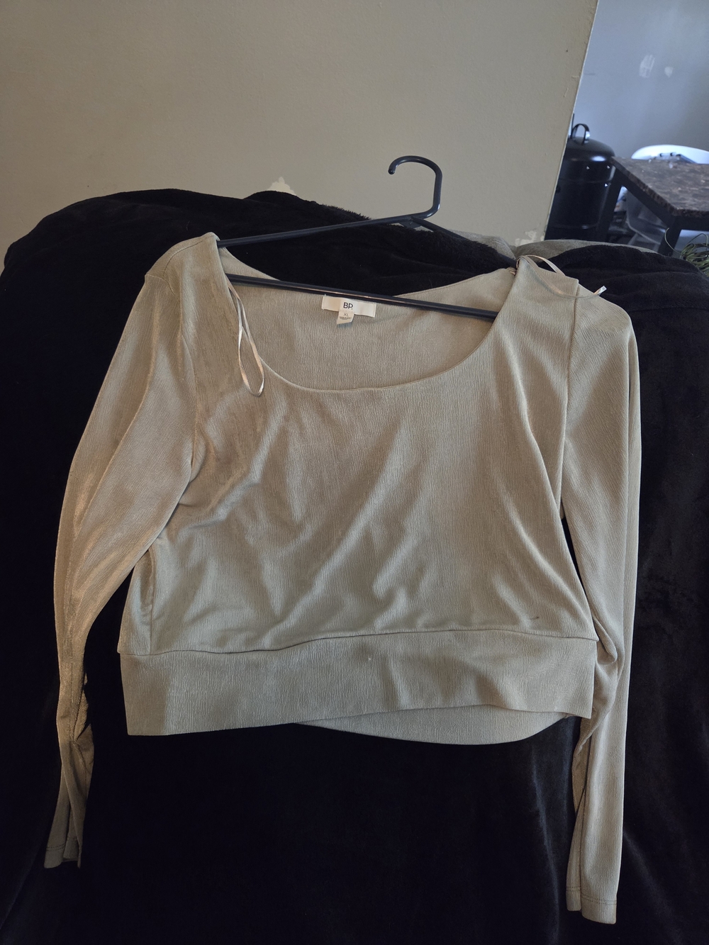BDG Cropped Scoop Neck Long Sleeve Top in Grey